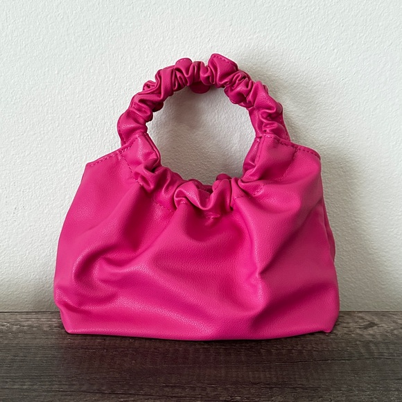 Abercrombie & Fitch Handbags - Abercrombie & Fitch Hot Pink Clutch NWT